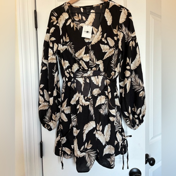 Forever 21 Black and White Tropical Cutout Long Sleeve Dress Size Large NWT - Picture 1 of 5